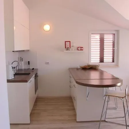 Anda Apartment Promajna